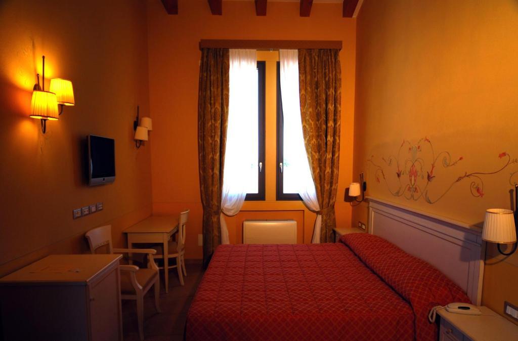 Hotel La Fornace San Vicenzo di Galliera Phòng bức ảnh