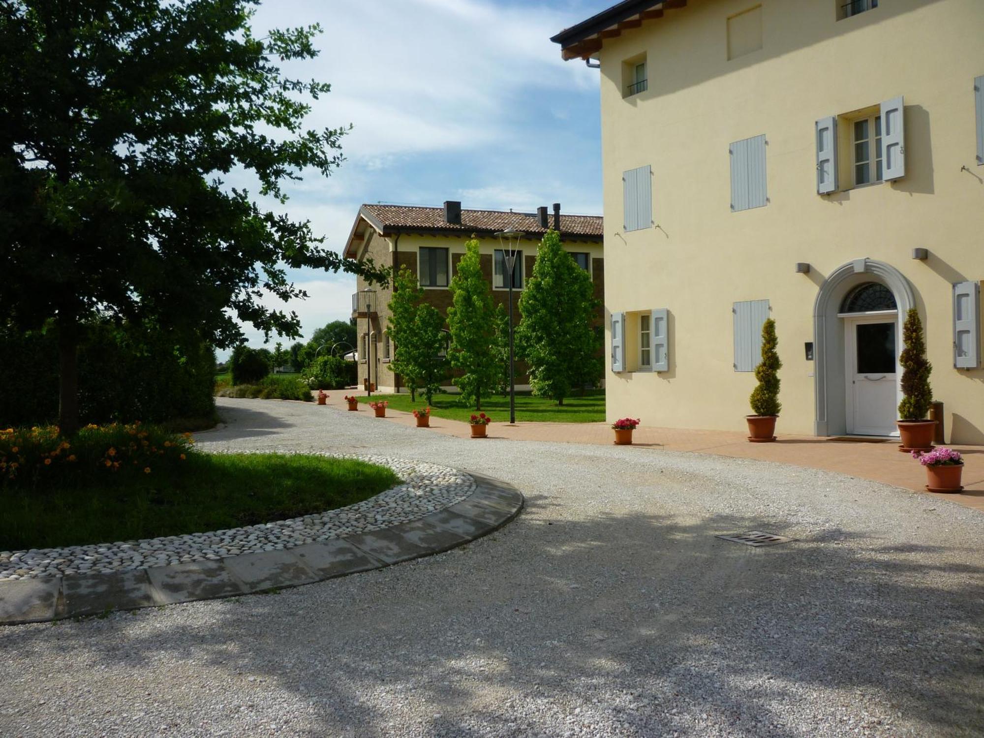 Hotel La Fornace San Vicenzo di Galliera Ngoại thất bức ảnh