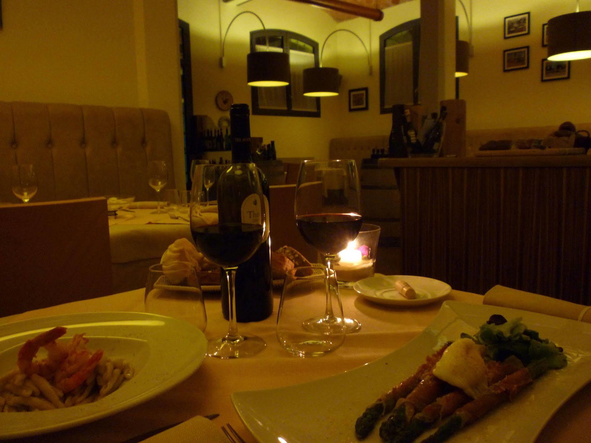 Hotel La Fornace San Vicenzo di Galliera Ngoại thất bức ảnh