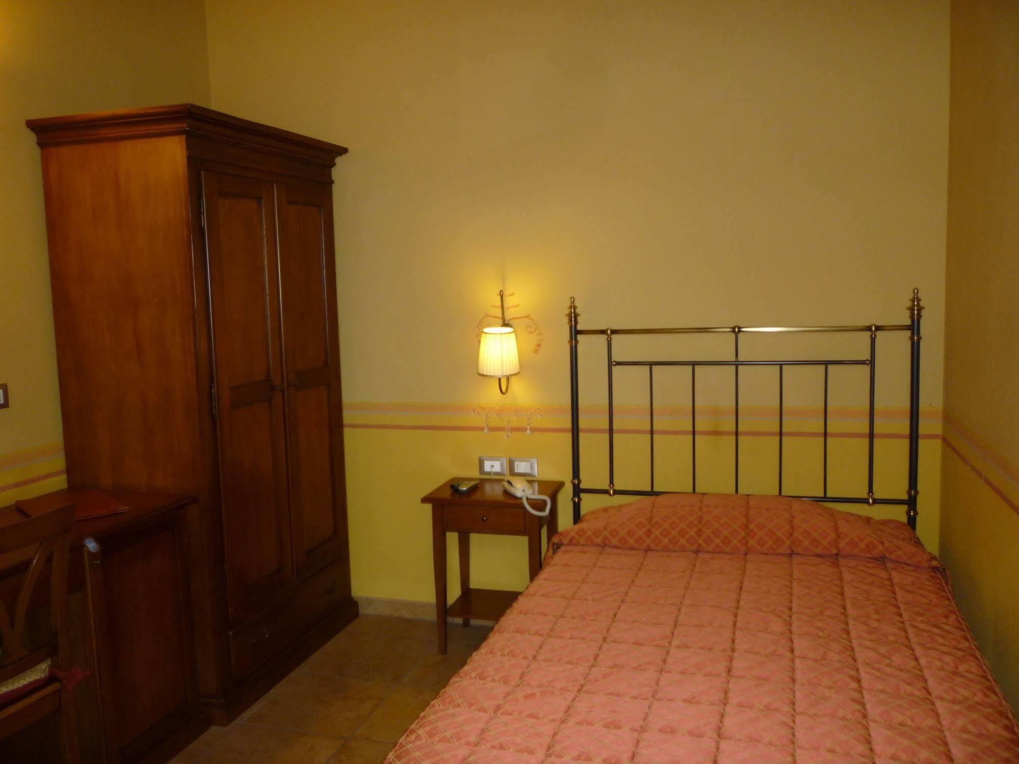 Hotel La Fornace San Vicenzo di Galliera Ngoại thất bức ảnh